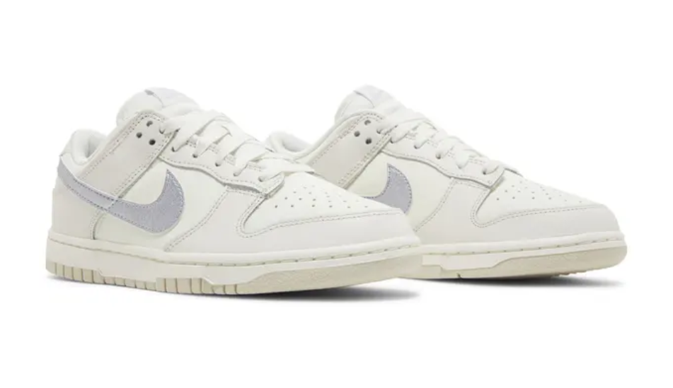 Wmns Dunk Low 'Sail Oxygen Purple'