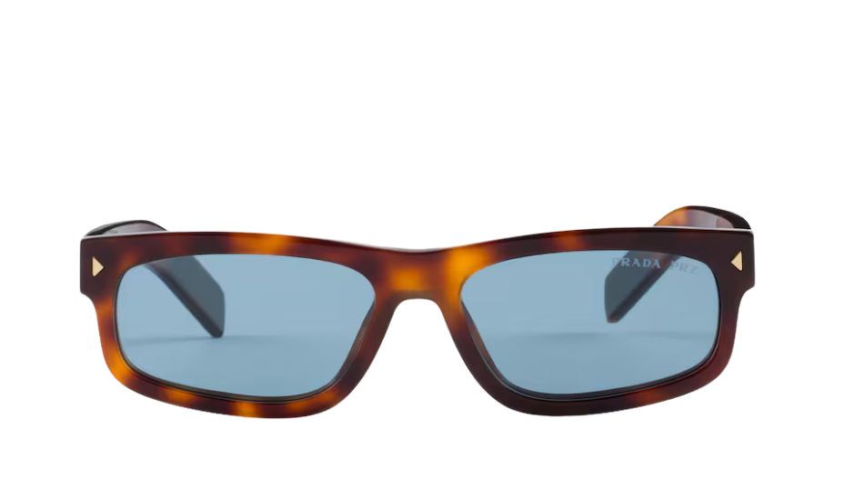 Sunglasses with the iconic metal plaque