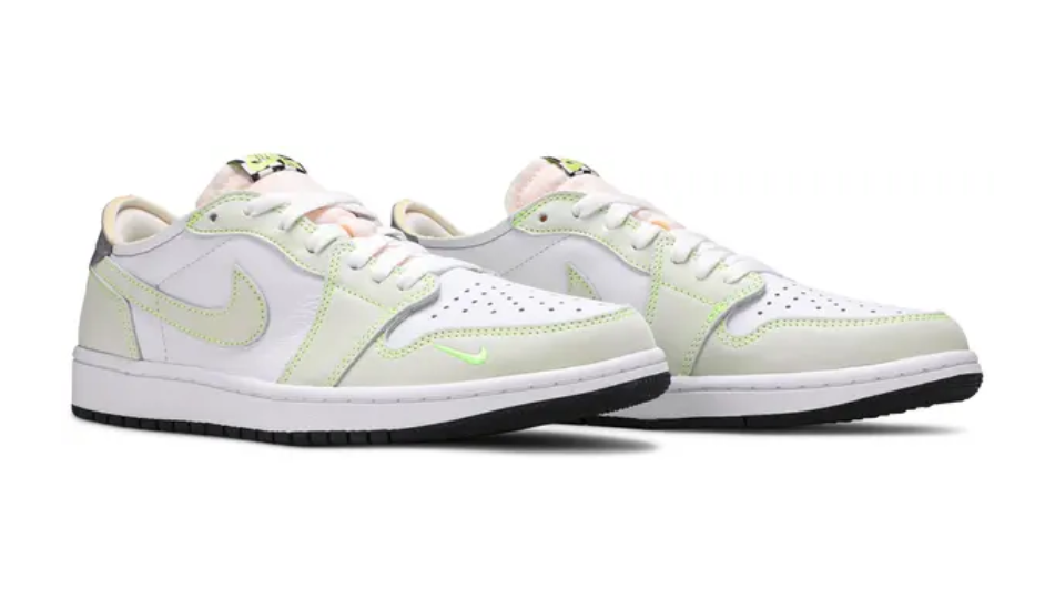 Air Jordan 1 Retro Low OG 'Ghost Green'
