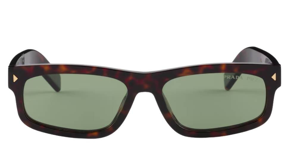 Sunglasses with the iconic metal plaque