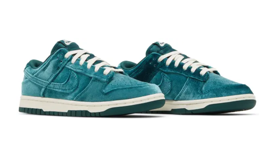 Wmns Dunk Low 'Green Velvet'