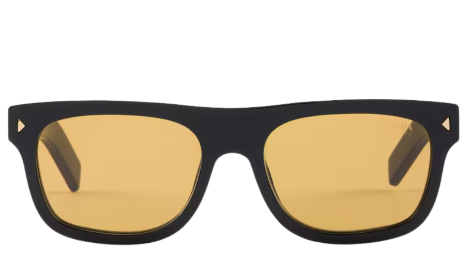 Sunglasses with the iconic metal plaque