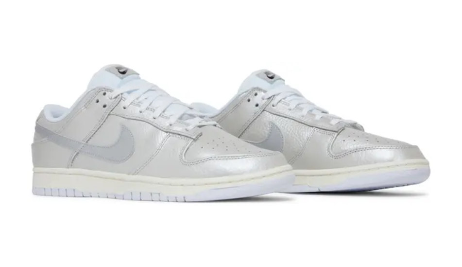 Dunk Low SE 'Metallic Silver'