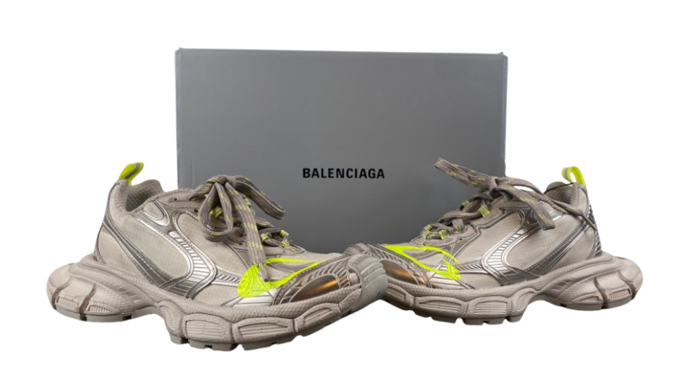 Balenciaga new IAGA -PHANTOM SNEAKER distressed cocoa brown fluorescent green